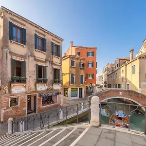 bb-casanova-ai-tolentini-venice.hotelinveneto.com/