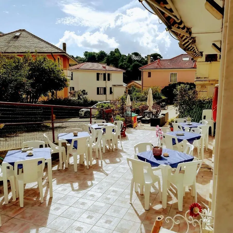 Hotel Eva La Romantica Moneglia 2*,
